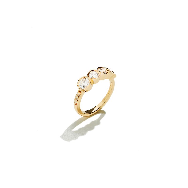 不对衬渐层宝石戒指 925银厚镀18K金 Joyeux Diamond Ring - 戒指 - 纯银 金色