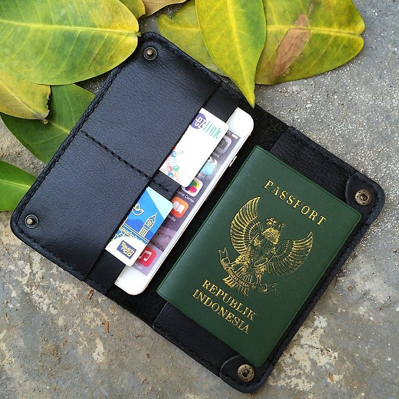 Wallet Passport + iPhone  (color Dark Black) - 护照夹/护照套 - 真皮 