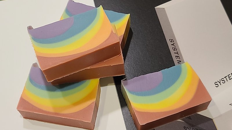 【彩虹特别企画】雨后彩虹精油艺术手工皂 - 肥皂/手工皂 - 其他材质 多色