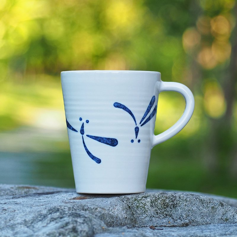 【生生不息】高咖啡杯-纯净的蜻蜓-360ml - 咖啡杯/马克杯 - 瓷 白色
