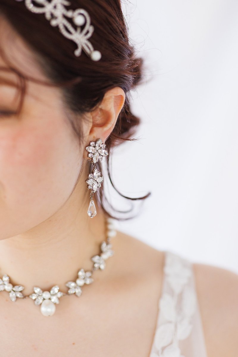 Bijou Clover耳环新娘新娘婚纱饰品 - 耳环/耳夹 - 玻璃 银色