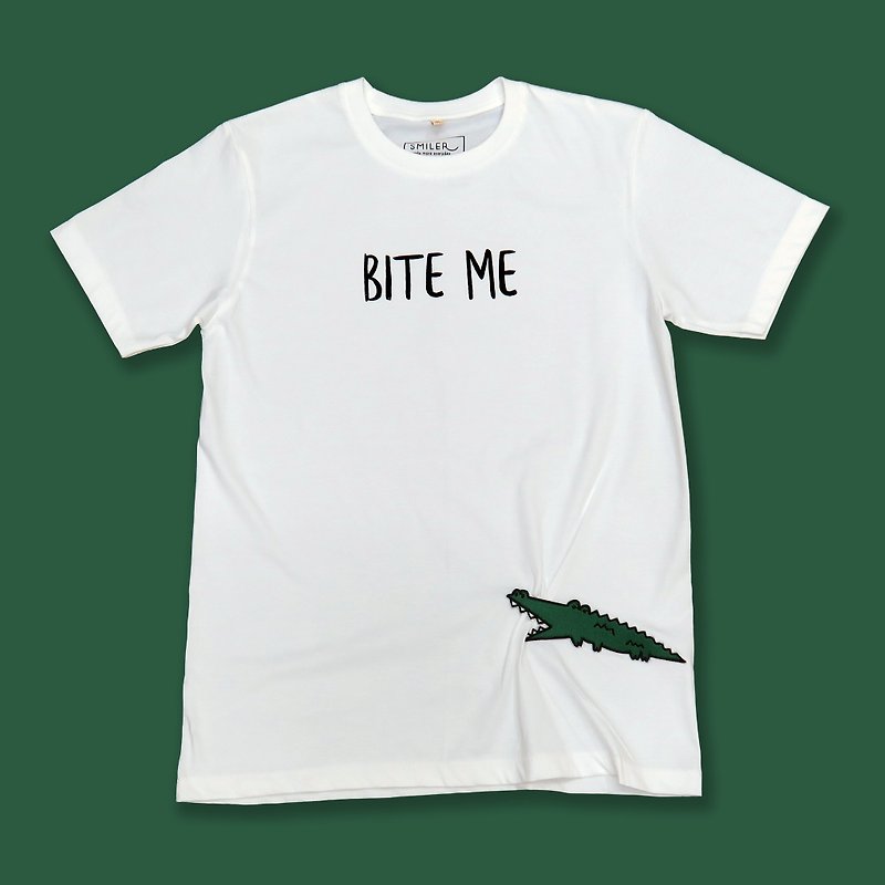 【Bite Me - CROC】しわくちゃTシャツ - 中性连帽卫衣/T 恤 - 棉．麻 白色