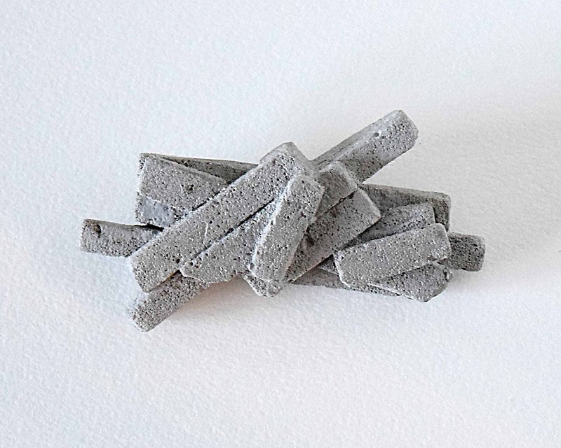 Concrete Brooches / pieces of the universe, Gray - 胸针 - 水泥 灰色