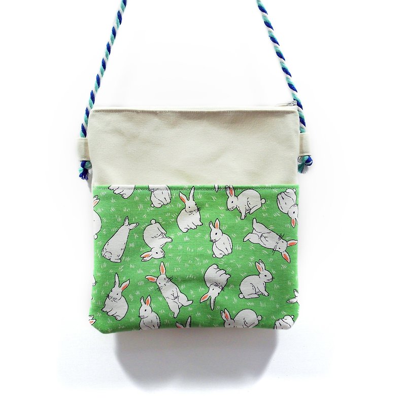 草地上的兔宝宝◎旅行包◎MIX - 侧背包/斜挎包 - 棉．麻 绿色