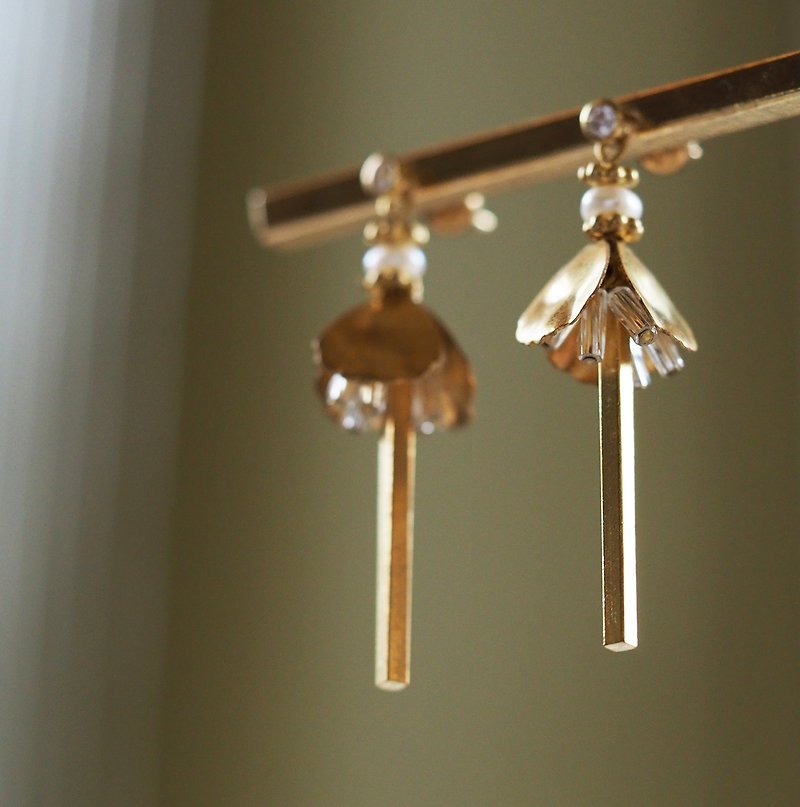 透明铜花 垂坠耳环 - 耳环/耳夹 - 其他金属 金色