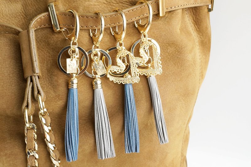 Leather Tassel Key Holder -Laced Heart- - 钥匙链/钥匙包 - 其他金属 金色