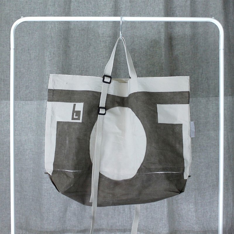 黑底白色TOTE字体图案帆布袋-T/BK-R-F-001 - 手提包/手提袋 - 棉．麻 