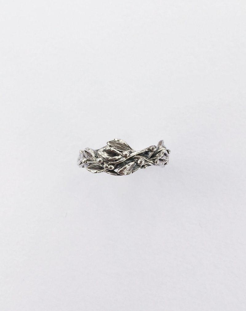 Petite Fille 手工银饰 来自伊甸的藤蔓 纯银戒指 - 戒指 - 其他金属 银色