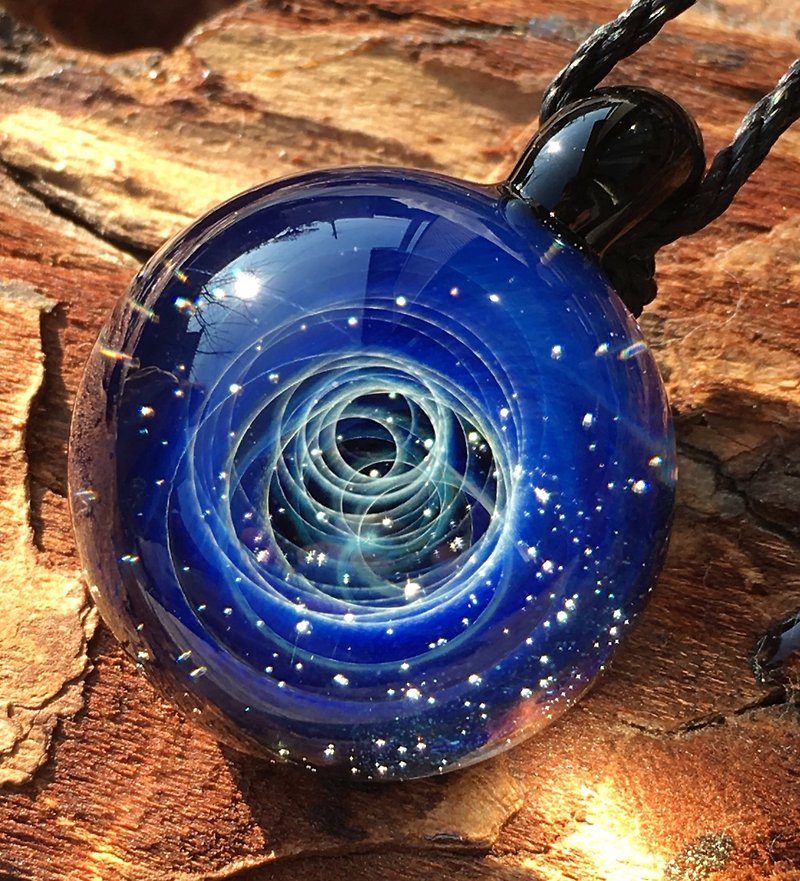 boroccus 星雲 銀河 立体模様 耐熱ガラス ペンダント - 项链 - 玻璃 蓝色