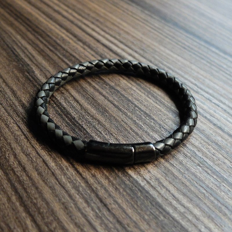 金属黑磁扣 真皮编织 手环 (黑色+灰色编织皮绳/金属黑扣件) - 手链/手环 - 真皮 黑色