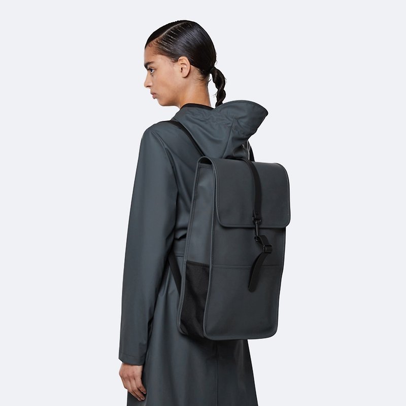 【丹麦 RAINS】Backpack 经典防水双肩背长型背包 - 后背包/双肩包 - 其他材质 