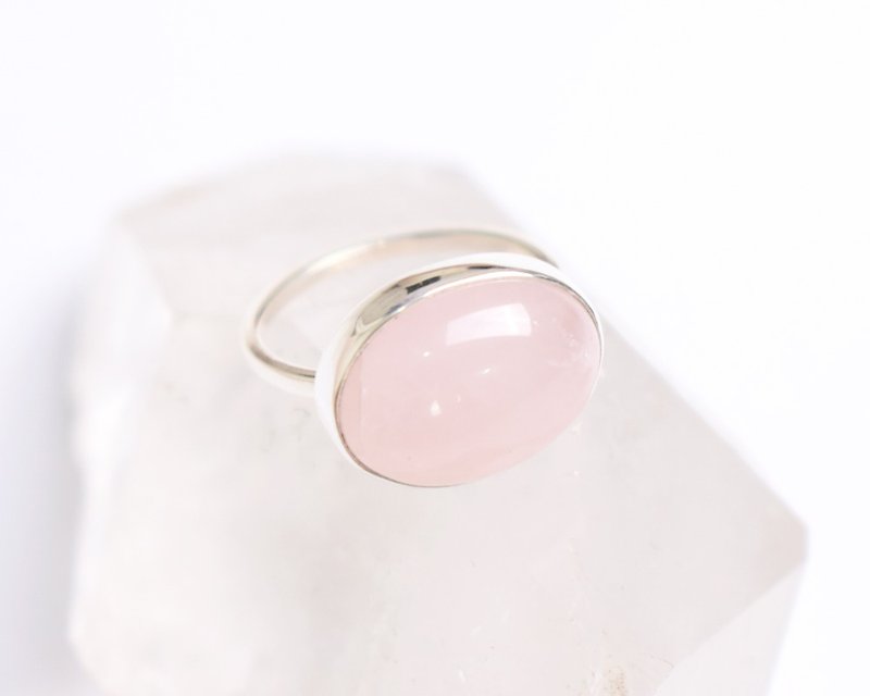 ぷっくり愛らしいローズクォーツのシルバーリング - 戒指 - 石头 粉红色