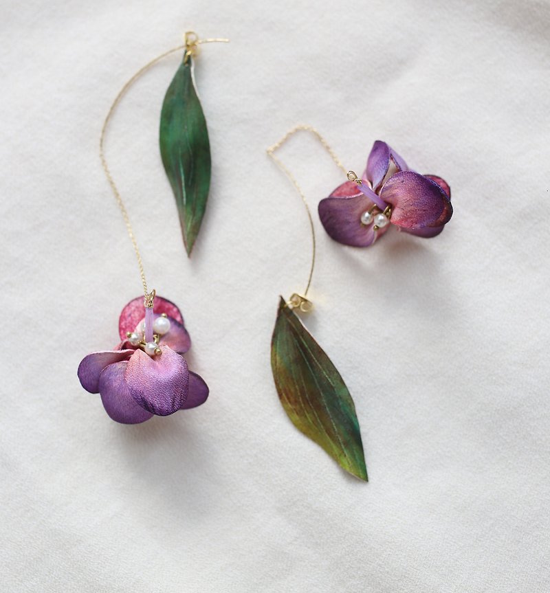 小花农 Petite florist  皮革限量商品----蝴蝶兰 耳针 耳夹 - 耳环/耳夹 - 真皮 紫色