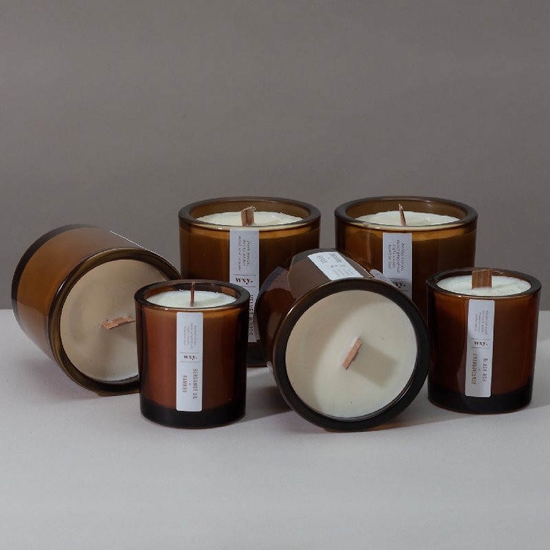 【英国 wxy】Amber 蜡烛(S)- 丝绒木 & 琥珀 /142g - 蜡烛/烛台 - 玻璃 咖啡色