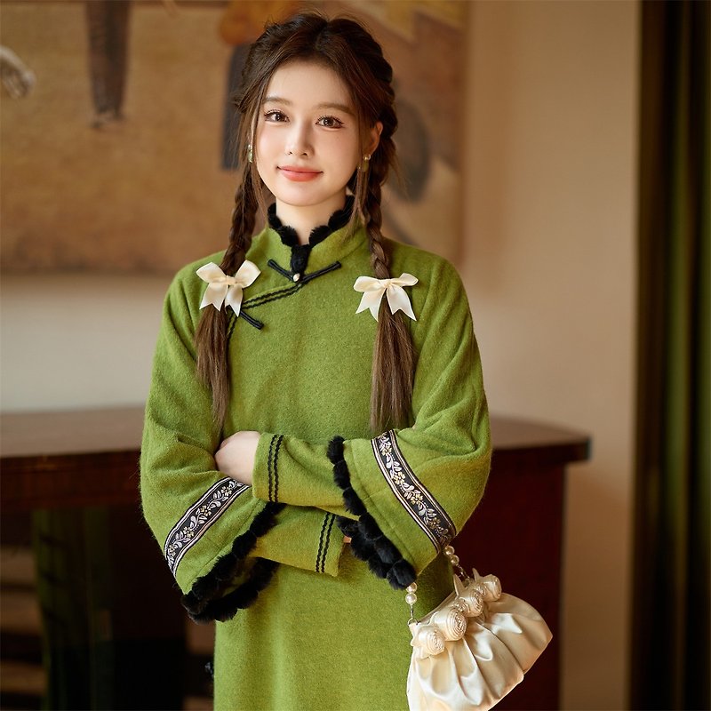 秋香綠色 秋冬倒大袖七分袖旗袍 新中式國風春節改良洋裝連身裙 - 旗袍 - 其他人造纤维 绿色