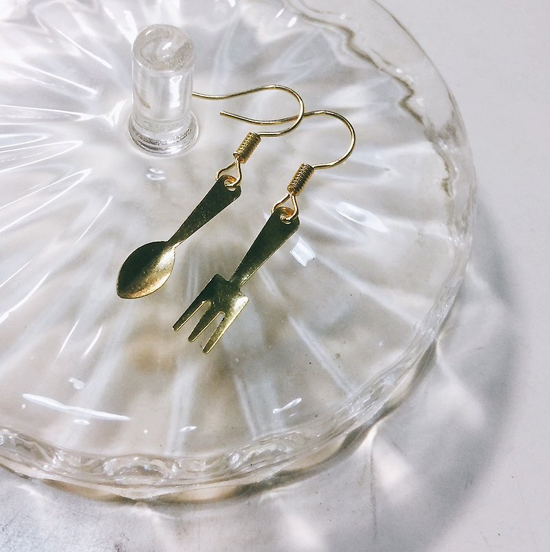 飨宴黄铜耳环 - 耳环/耳夹 - 其他金属 金色
