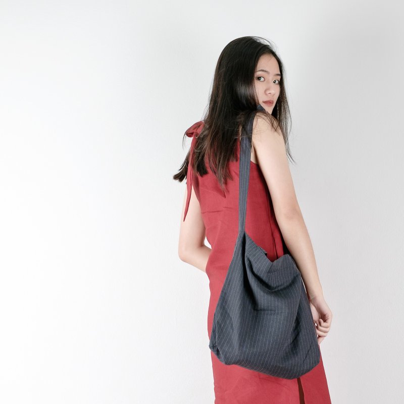 Dark Grey Striped Linen Tote Bag - 后背包/双肩包 - 棉．麻 黑色