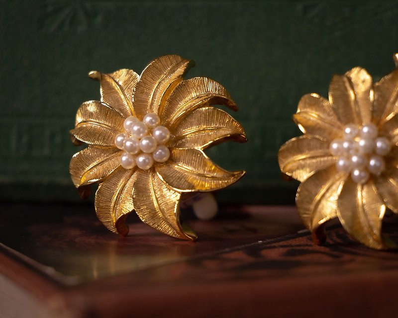 美国古董 金色大花珍珠花芯 镀金耳夹 夹式耳环 - 耳环/耳夹 - 其他金属 金色