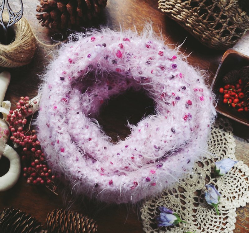 Handmade手作-草莓甜甜圈-毛线交叉脖围/披肩 - 围巾/披肩 - 羊毛 粉红色