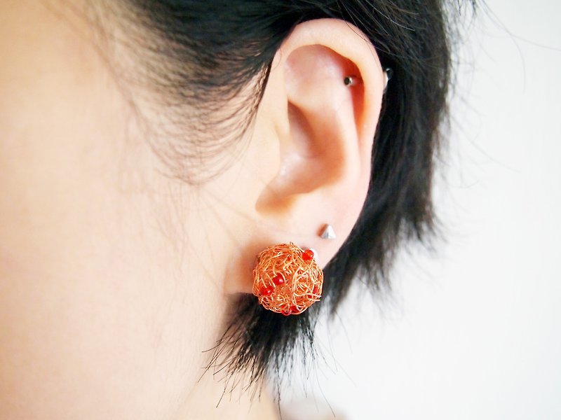 型格火红色铜线配红色珠圆妙耳环ME016 - 耳环/耳夹 - 其他金属 红色