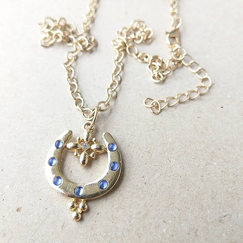美国古董饰品 淡蓝色小宝石装饰 金色幸运马蹄铁造型项链 - 项链 - 其他金属 金色