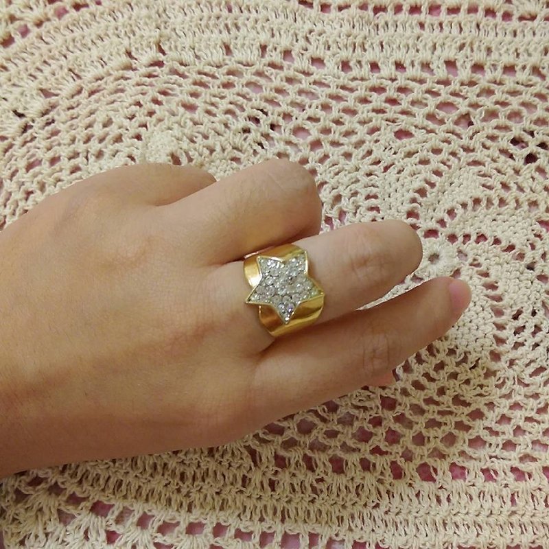 [老件] 闪亮之星莱茵水钻戒指 - 戒指 - 其他金属 金色