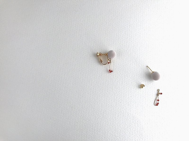 Bolo Clip-on earrings or Pierced earrings : Gold color - 耳环/耳夹 - 宝石 卡其色