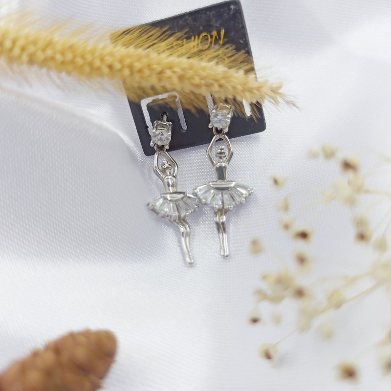 Silver earrings princess dance. Decorated with white crystal. - 耳环/耳夹 - 纯银 银色