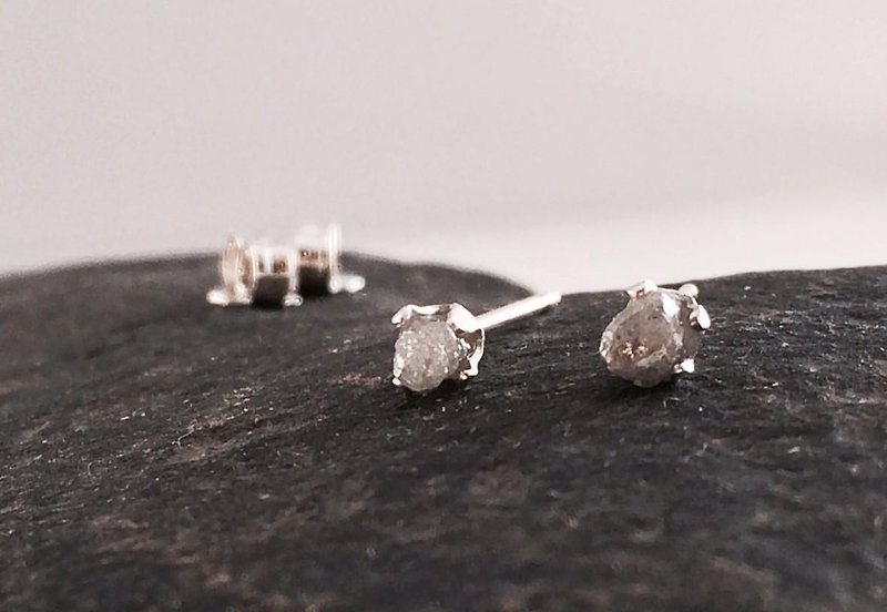 ダイアモンド原石◆ＳＶピアス - 耳环/耳夹 - 宝石 银色