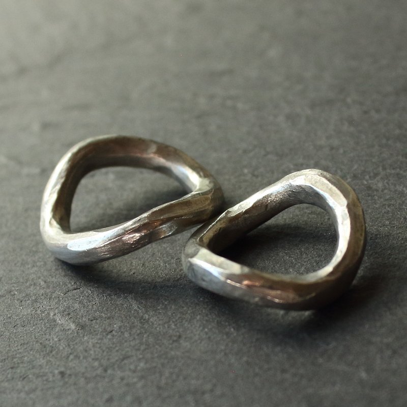 錫 (スズ) × silver リング【Hammered Tin Ring 歪み 】　金属　シルバー　日本 - 戒指 - 银 银色