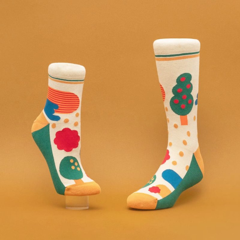 | 台湾设计制袜 | - 出门拔萝卜 - 袜子 - 棉．麻 黄色