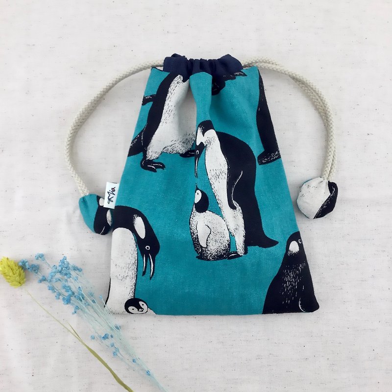 酷企鹅—纯棉束口袋—玩具/杂物/手机钱收纳 - 化妆包/杂物包 - 棉．麻 