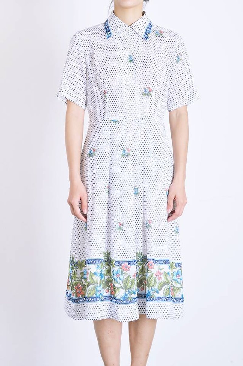 《Vintage dress》点点小花洋装 VD211 - 洋装/连衣裙 - 聚酯纤维 白色