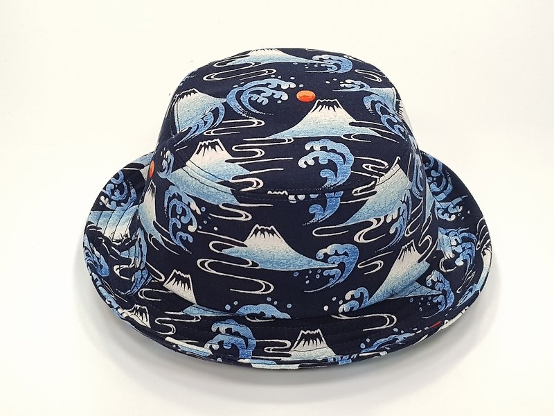 【HiGh MaLi】经典渔夫帽-浮世绘富士山#情人节#爸爸节礼物 #遮阳 - 帽子 - 棉．麻 蓝色