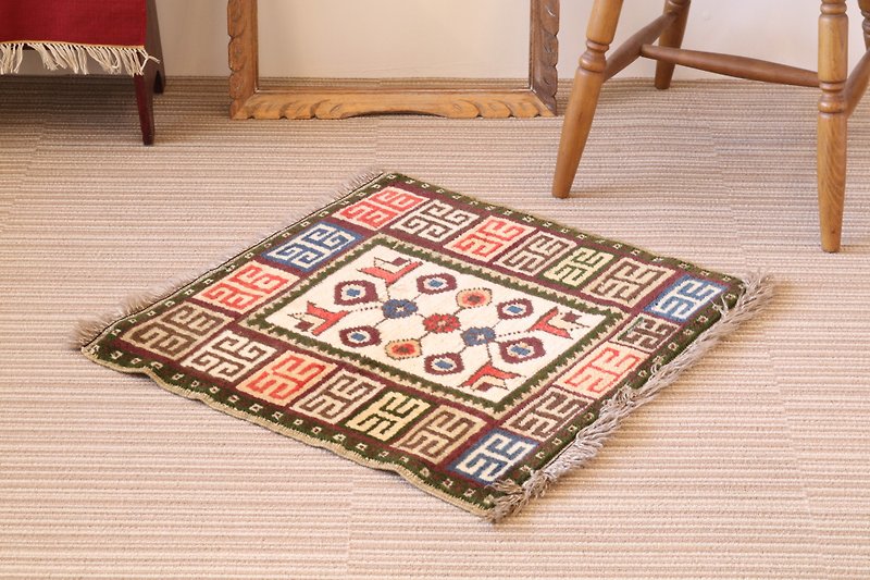Handwoven wool carpet kilim traditional design Turkey 63×61cm - 被子/毛毯 - 其他材质 多色