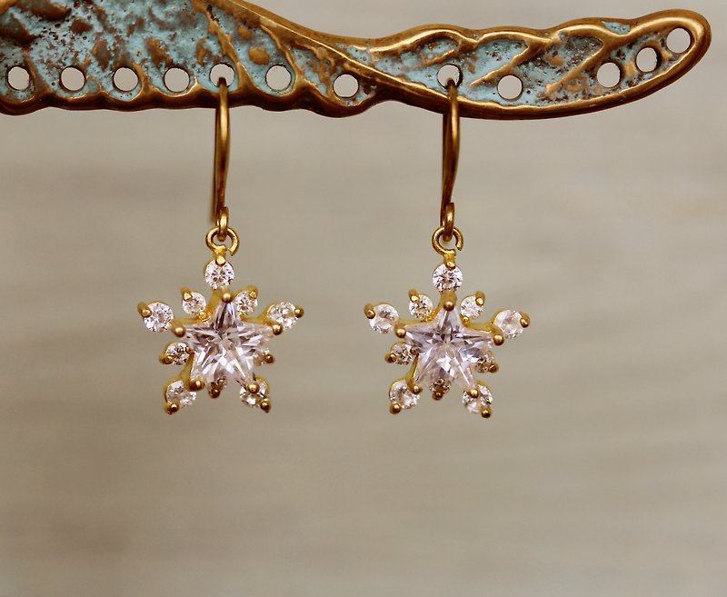 五角星黄铜锆石耳环 - 耳环/耳夹 - 宝石 白色