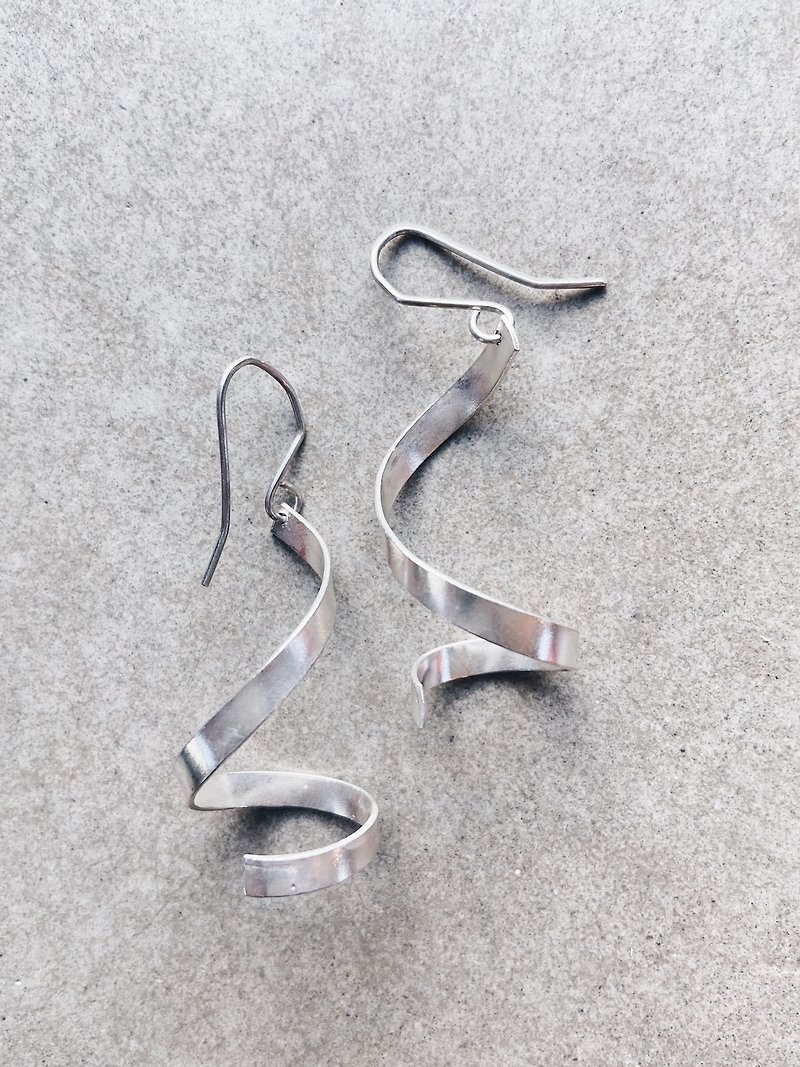 Nadenka spiral silver handmade earrings, silver spiral boho earrings, spirals - 耳环/耳夹 - 贵金属 银色