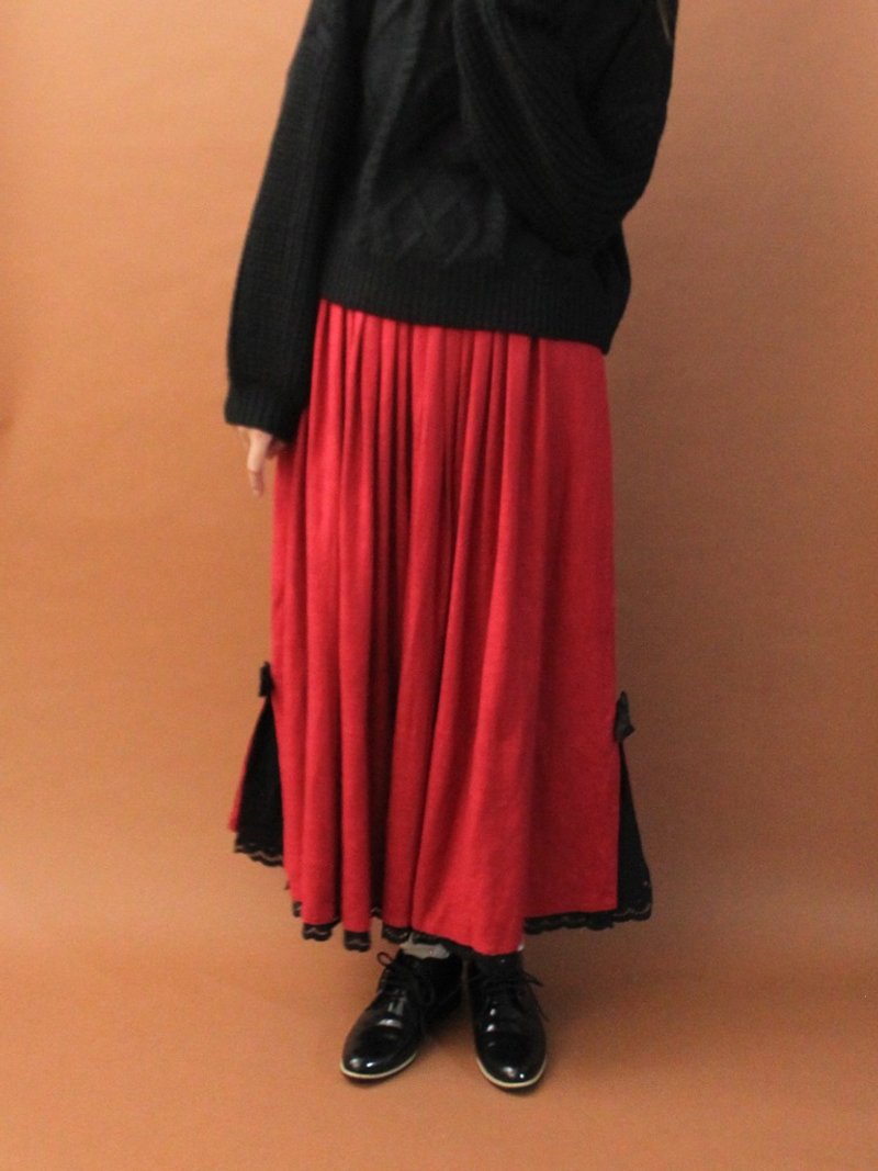  复古欧洲乡村黑色蕾丝下摆大红色厚古着长裙 Vintage Skirt - 裙子 - 棉．麻 红色