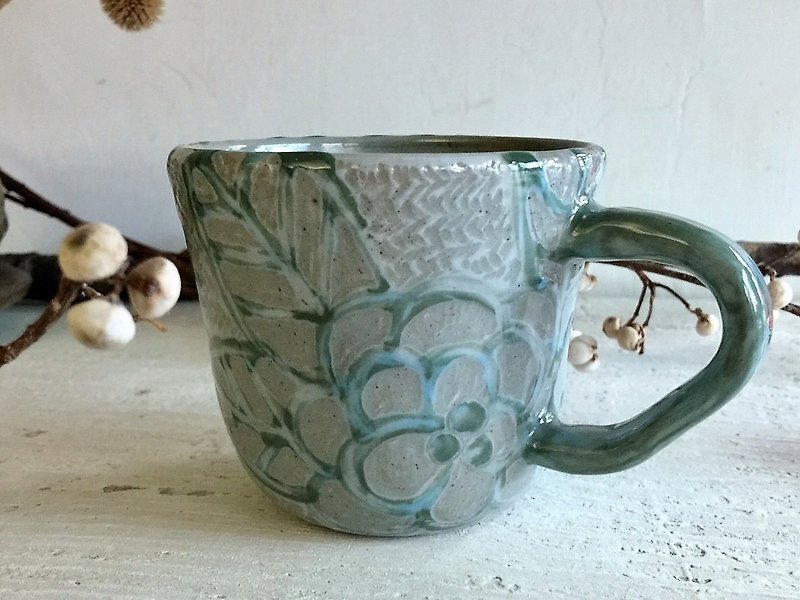 青纹山茶花线条咖啡杯_陶器马克杯 - 咖啡杯/马克杯 - 陶 绿色