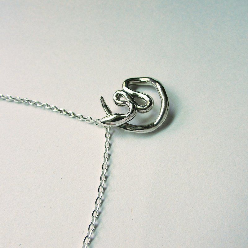 mittag NL818 snake necklace_小蛇项链 925纯银 限量 设计师手做 - 项链 - 其他金属 银色
