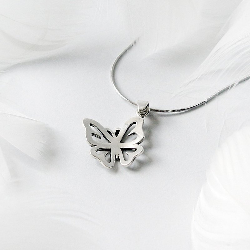 幸運蝶 / 925純銀項鍊-給她的禮物 - 项链 - 纯银 银色