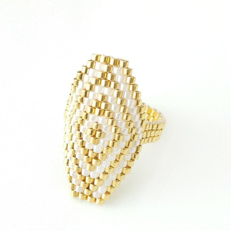 White and Gold Hexagon Ring, Hexagon Statement Ring, Geometric Pattern, Egyptian Style, Modern, Luxe, OOAK, Spring Collection | Bithiah - 戒指 - 玻璃 白色