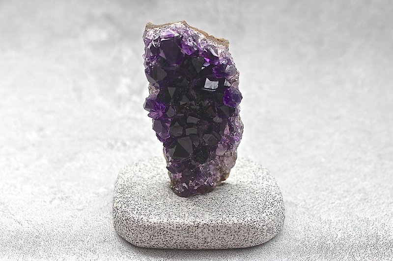 石栽 SHIZAI -乌拉圭紫水晶原矿-含底座 - 摆饰 - 水晶 紫色