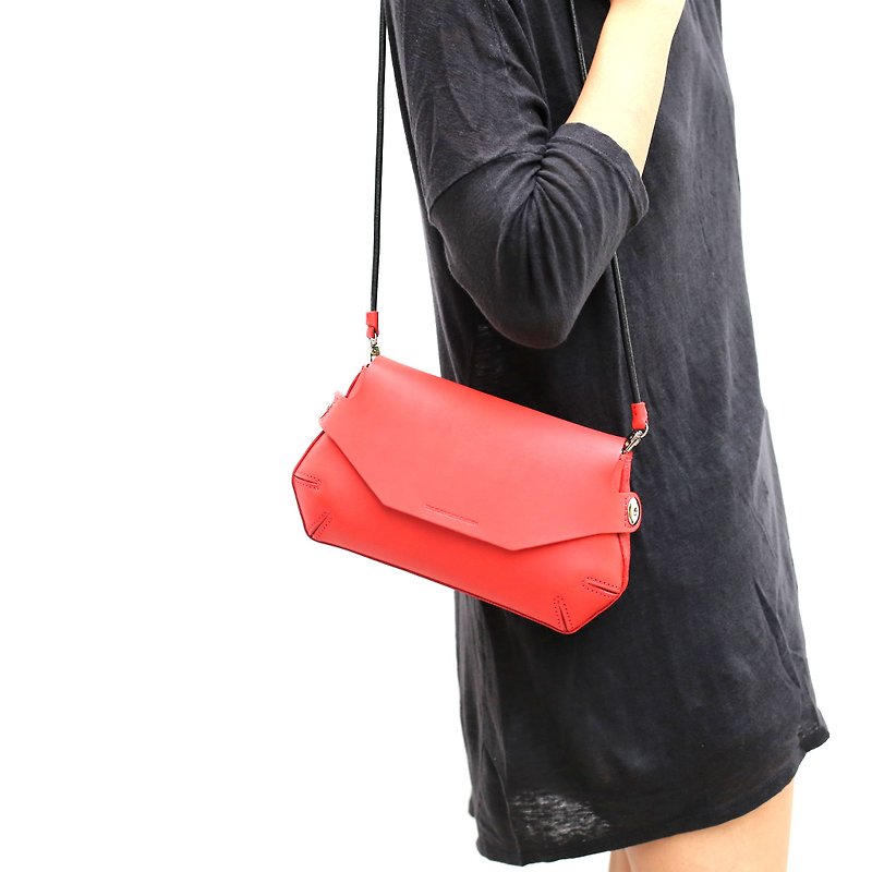 Pomely clutch bag /Red - 侧背包/斜挎包 - 真皮 红色
