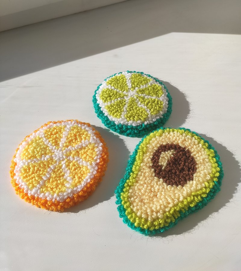 Punch Needle Coasters with fruit design - 餐垫/桌巾 - 其他人造纤维 多色