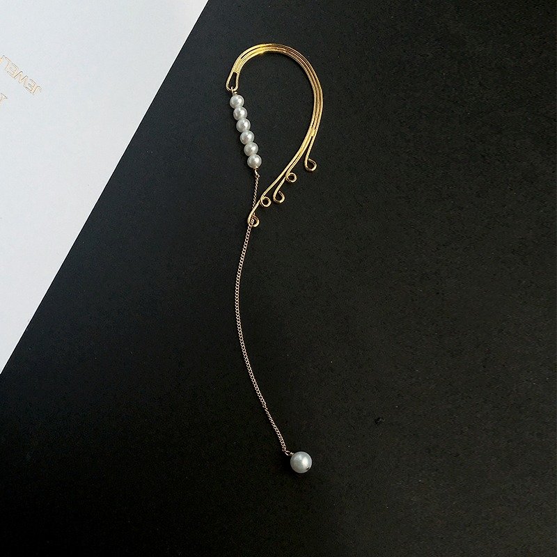 MissQueeny 天然珍珠弧形耳挂（单只） - 耳环/耳夹 - 其他金属 金色