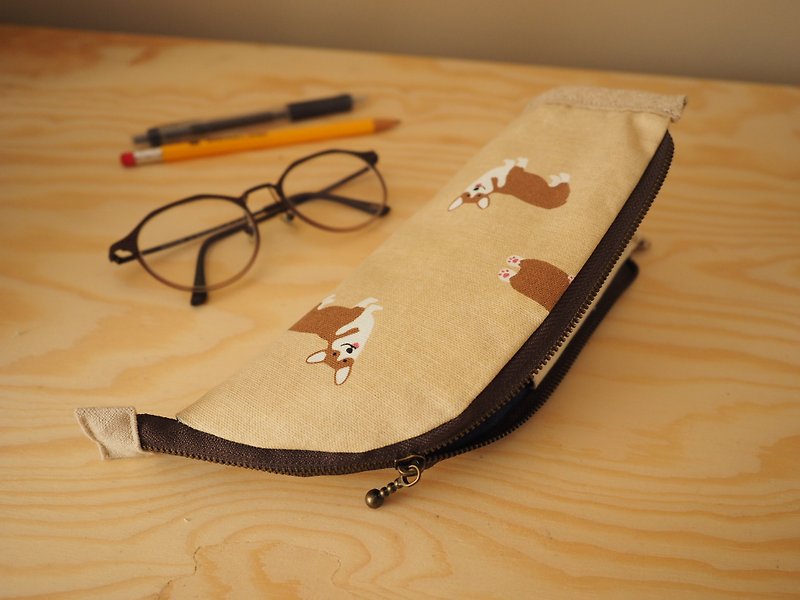 手工制作 可爱狗狗歌基图案直立式笔袋 眼镜袋 餐具袋 化妆袋 - 铅笔盒/笔袋 - 棉．麻 橘色