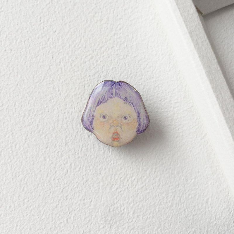 #19 小女孩 SURPRISED（紫头髪）：手工制作胸针 - 胸针 - 塑料 紫色