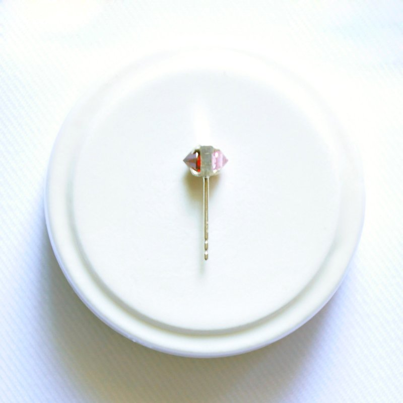 波金的使者 红色结晶 锆石银耳针 单支 - 耳环/耳夹 - 宝石 红色