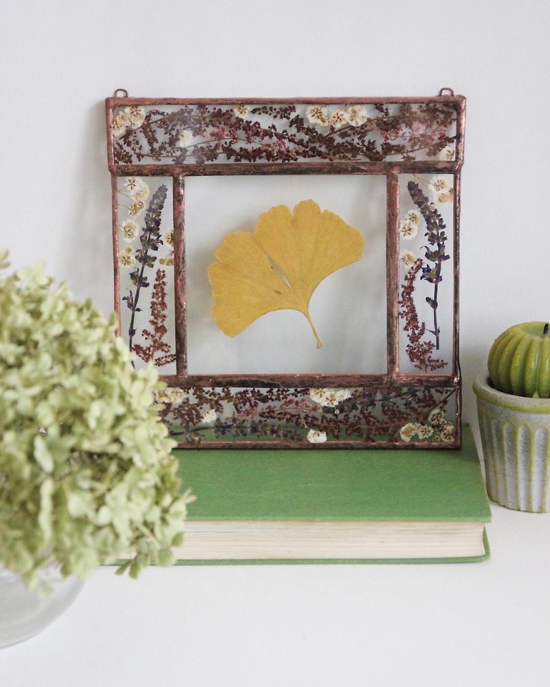 彩色玻璃框架与真正的银杏叶和其他植物 - 墙贴/壁贴 - 玻璃 黄色